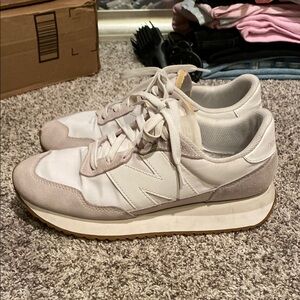 New Balance 237